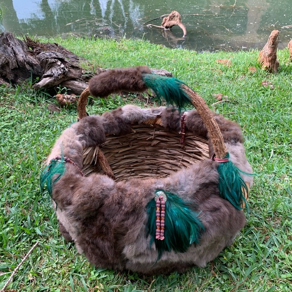 Native American Basket w/fur, feathers, metal concho on leather beaded straps. - Picture 6 of 13